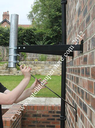 550mm stand off,75mm pole Wall Mount